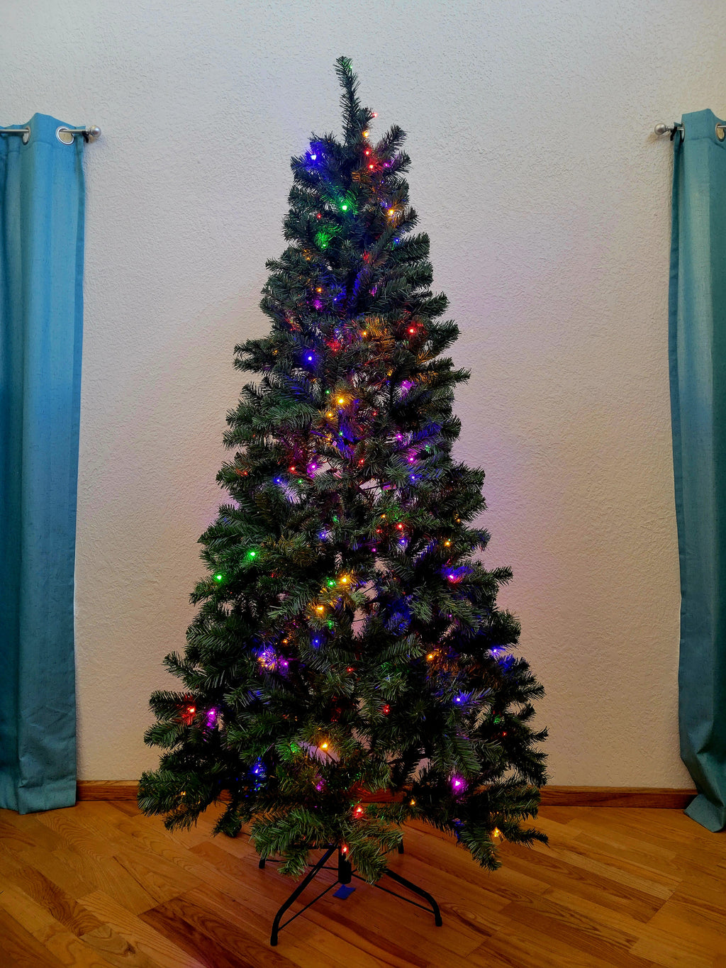 6.5 ft. Classic, Pre-lit (White & Multicolored) - Artificial Rental